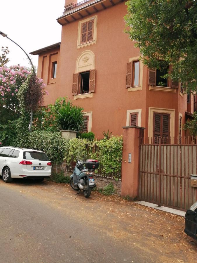 Апартаменты La Casa Della Mia Famiglia Рим Экстерьер фото